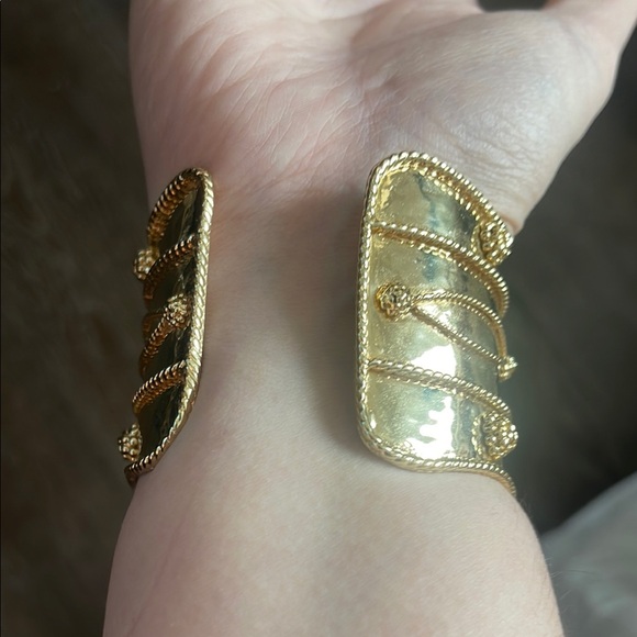Elegant Gold Cuff Bracelet - Picture 2 of 4